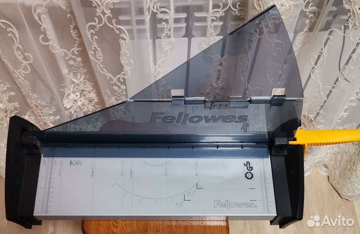 Сабельный резак для бумаги Fellowes Fusion A3