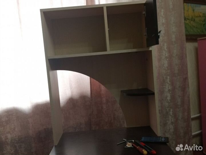 Письменный стол для школы и работы