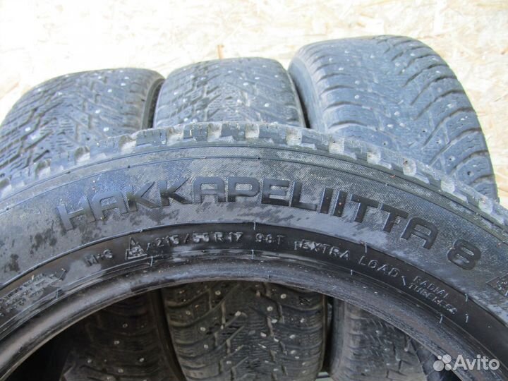 Nokian Tyres Hakkapeliitta 8 215/55 R17
