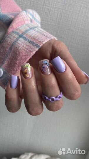 Модель на маникюр