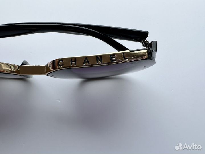 Солнцезащитные очки Chanel