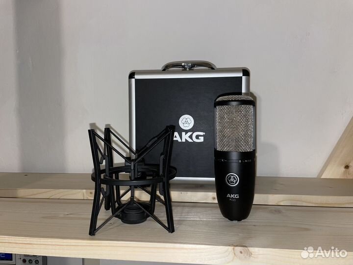 AKG P220 Студийный Микрофон