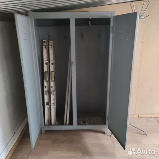 Ящик для одежды металлический