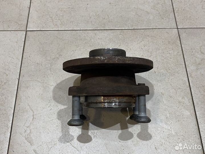 Ступица передняя с подшипником VAG