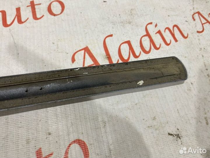 Молдинг на дверь передний правый Ford Mondeo 3