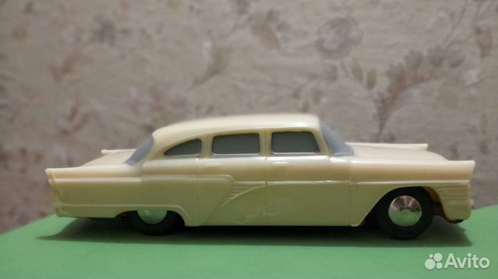 Модель Газ 13 Чайка