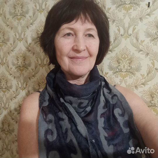 Шарф шёлковый, украшенный валянием из шерсти