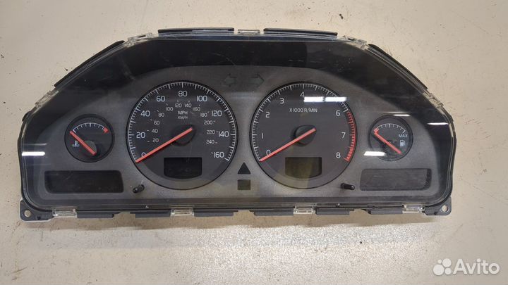 Щиток приборов Volvo XC70, 2001