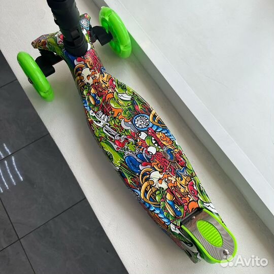 Детские самокаты со светящимися колесами