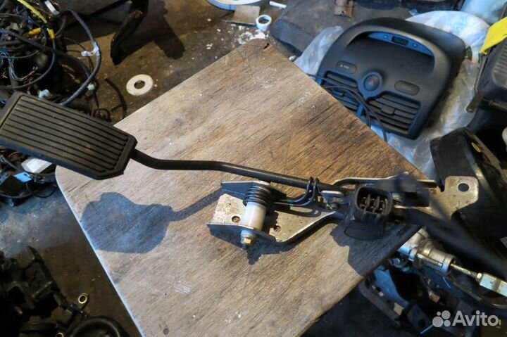 Педаль от альмера-классик 1,6