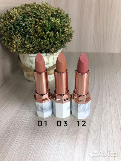 La Rosa Матовая губная помада nude lips