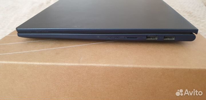 Asus VivoBook 14