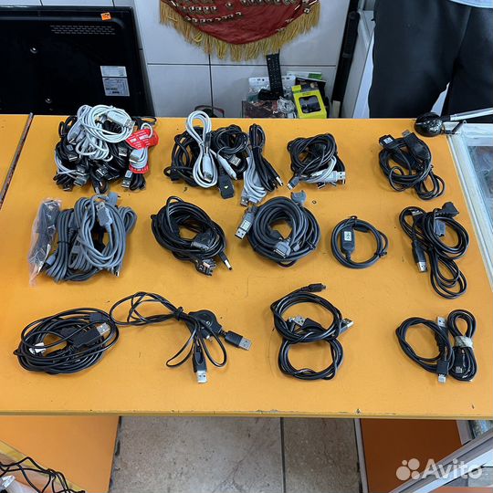 Провода зарядки на старые телефоны в ассортименте