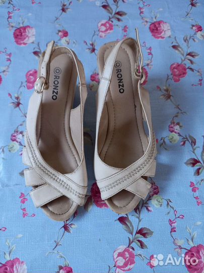 Босоножки 38