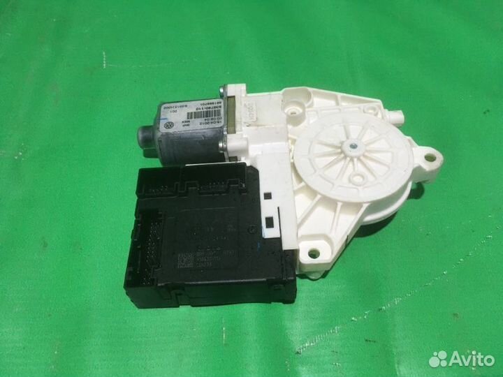 Моторчик стеклоподъемника передний левый