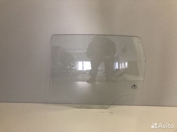Стекло двери задней левой Chevrolet Aveo T200 2003