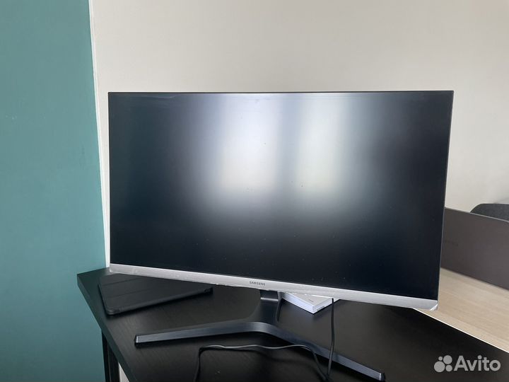 Монитор Samsung ur55 28