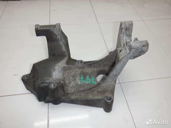 Кронштейн генератора Focus 1