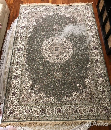 Ковёр с шелковой нитью