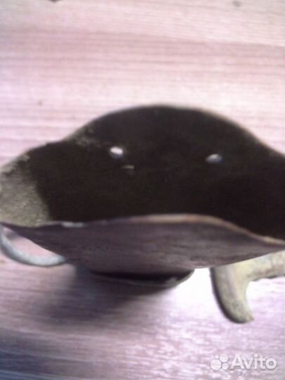 Деталь от шашки и бак от немецкого противогаза