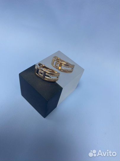 Золотые серьги