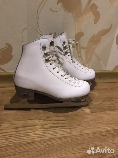 Профессиональные фигурные коньки