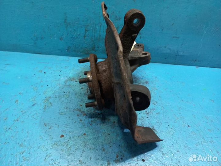 Кулак поворотный передний левый Lexus Rx 330