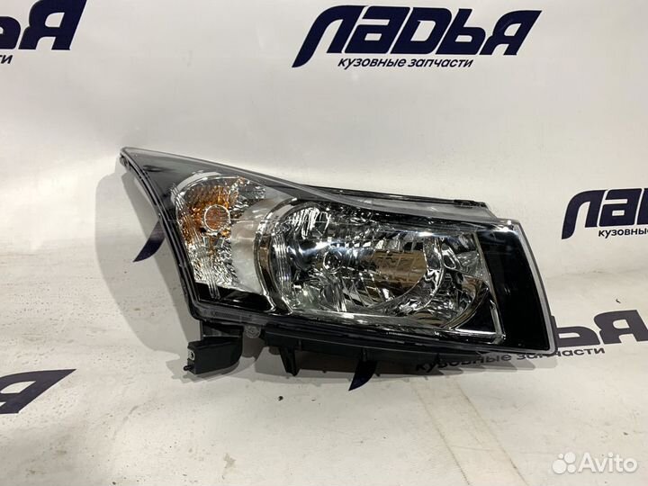 Фара Chevrolet cruze правая