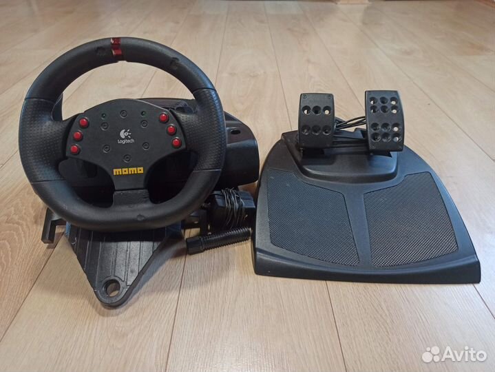 Игровой руль logitech momo racing