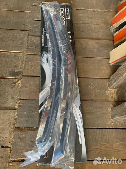 Ветровики Hyundai Grand Starex хром комплект