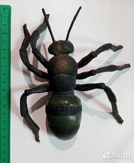 Насекомые - большие фигурки