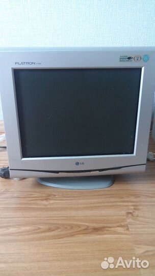 Монитор LG flatron-F700P