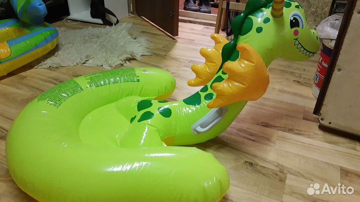 Надувной единорог