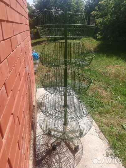 Стойка этажерка на колёсах. Металл