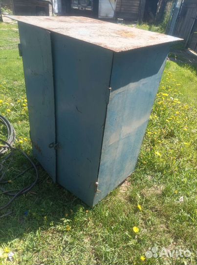 Сейф металлический