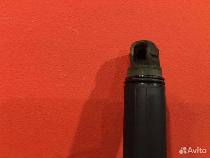 Амортизатор багажника Kia Sorento 3 (Um) Prime SUV