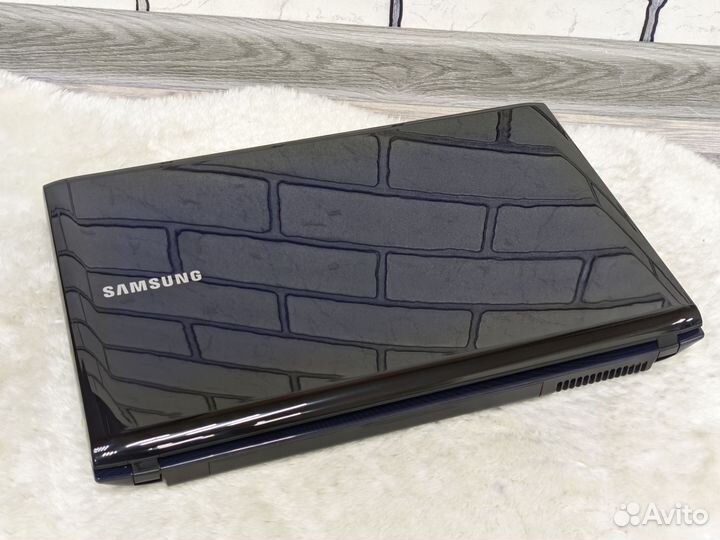 Samsung / i5 460M / Radeon HD5470 /6GB /SSD+HDD