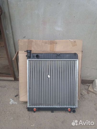 Радиатор охлаждения mercedes 207/209/309