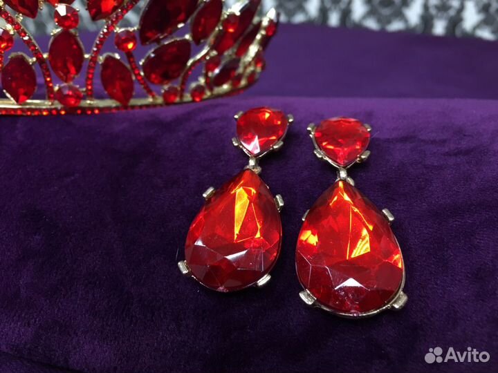 Диадема красная с сережами