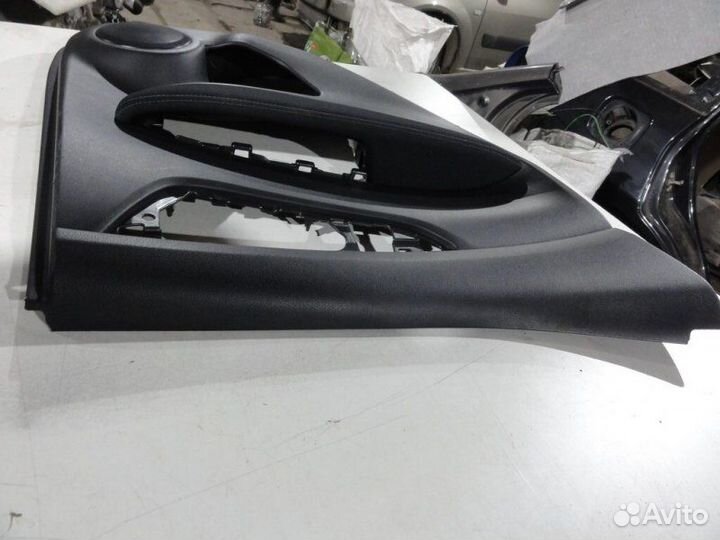 Обшивка двери задней левой Nissan Qashqai 2 MR20DD