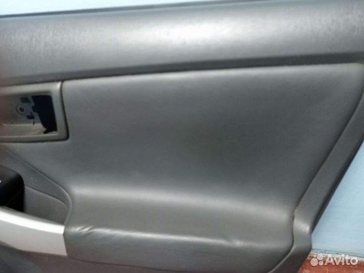 Дверные карты prius 30