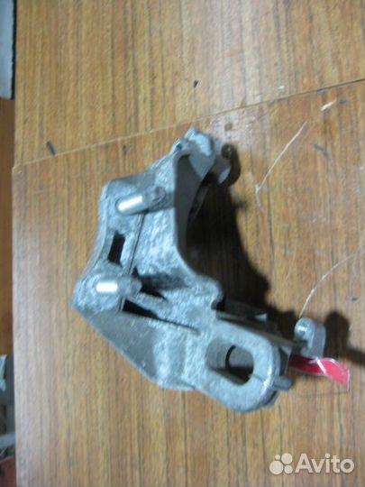 Кронштейн двигателя правый Ford Mondeo 4 2007–2014