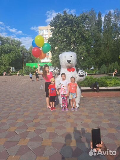 Белый медведь, поздравление, подарок