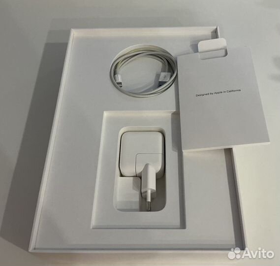 Планшет Apple iPad Air Wi-Fi + Cellular