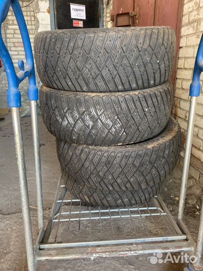 Goodyear Ultragrip Ice Arctic 225/55 R17