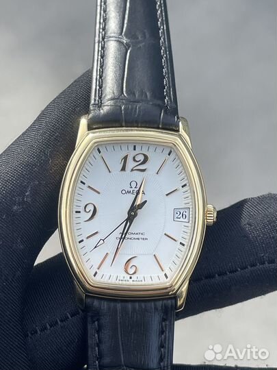 Часы Золотые Omega DE Ville Prestige Tonneau