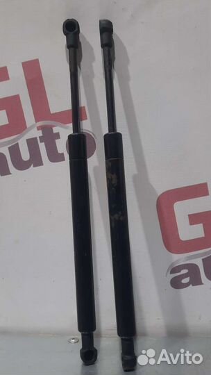 Амортизатор стекла багажника VW Touareg