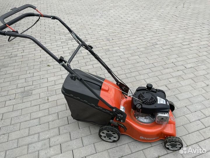 Газонокосилка бензиновая самоходная хускварна