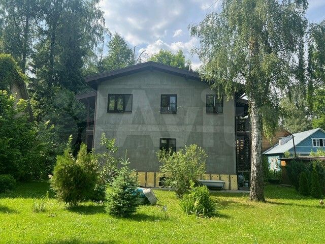 Коттедж 430 м² на участке 14,5 сот.