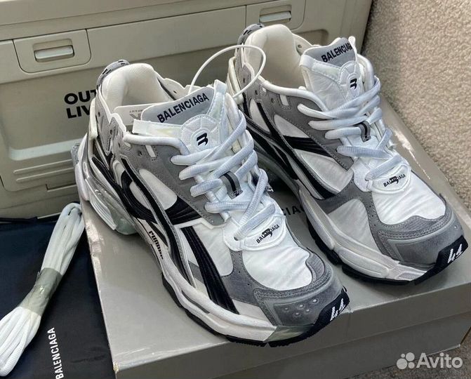 Balenciaga runner gray